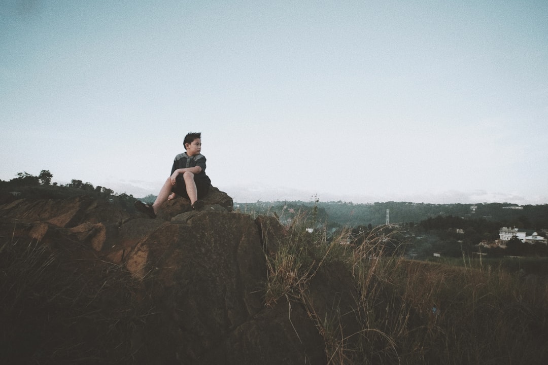 Introvert vermoeidheid: waarom introverten sneller moe zijn en wat je eraan doet